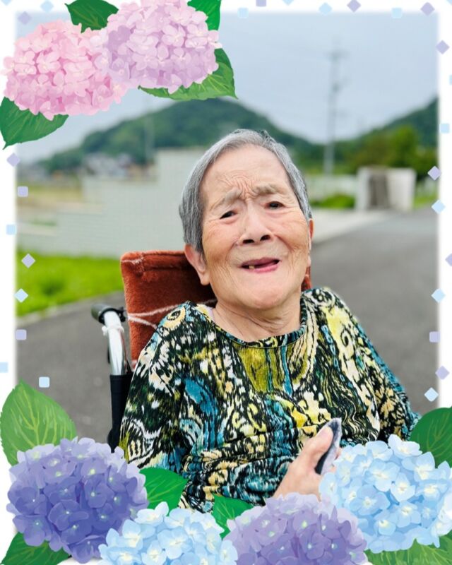 リハビリ写真📸
ブログに沢山写真掲載中！！
☟のプロフィールから是非アクセスしてみてください。